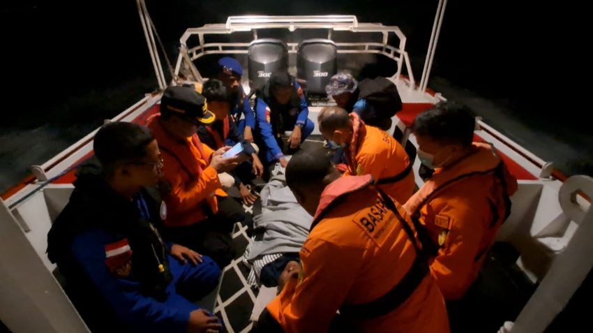 Hari Kedua Pencarian, Nelayan Buton Temukan Juragan KM Naila dalam Keadaan Selamat