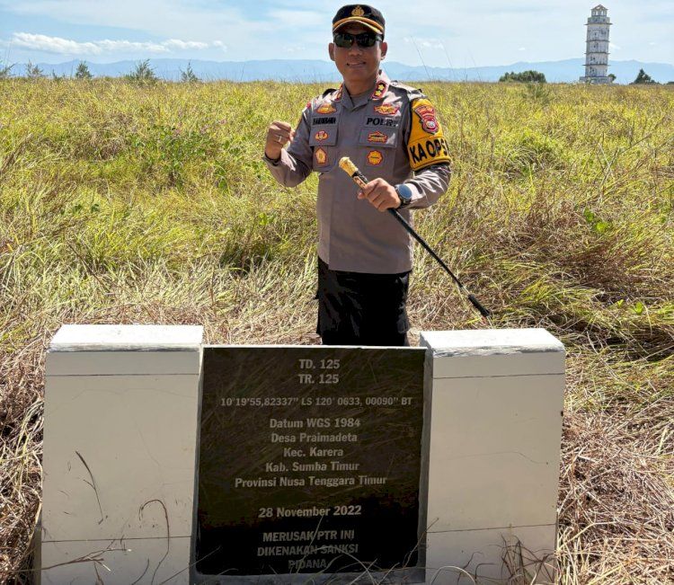 Kapolres Sumba Timur Tinjau Tapal Batas RI-Australia di Pulau Terluar