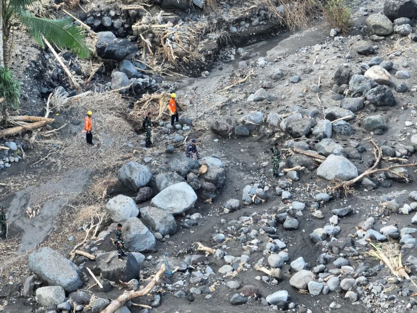 Pakai Drone Thermal, Pencarian Hari Keempat Korban Banjir di Nagekeo Masih Nihil