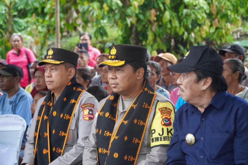 Bantu Cari Tiga Korban Hilang Pasca Banjir di Mauponggo, Kapolda NTT Kerahkan Personel Tambahan dan Anjing Pelacak