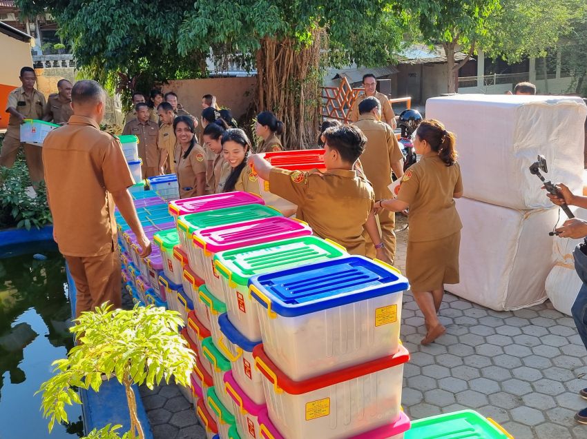 BPBD NTT Kirim Bantuan Melalui Pelabuhan Aimere-Ngada
