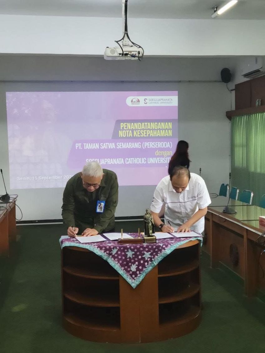 Dukung Konservasi Satwa, Unika Soegijapranata Teken Kerja Sama dengan Semarang Zoo