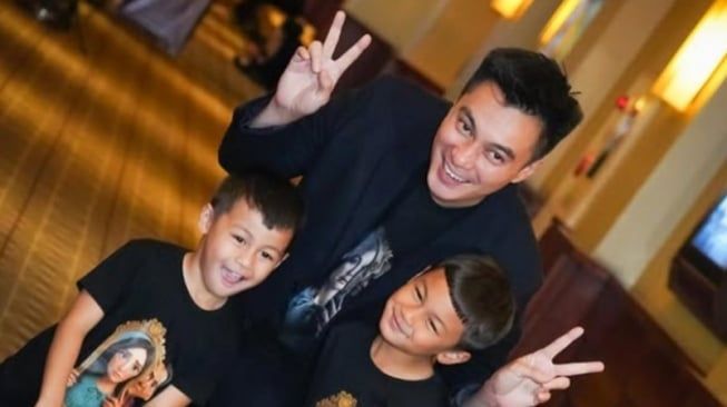 Baim Wong Tuai Pro-Kontra Usai Libatkan Anak di Film Horor Garapannya