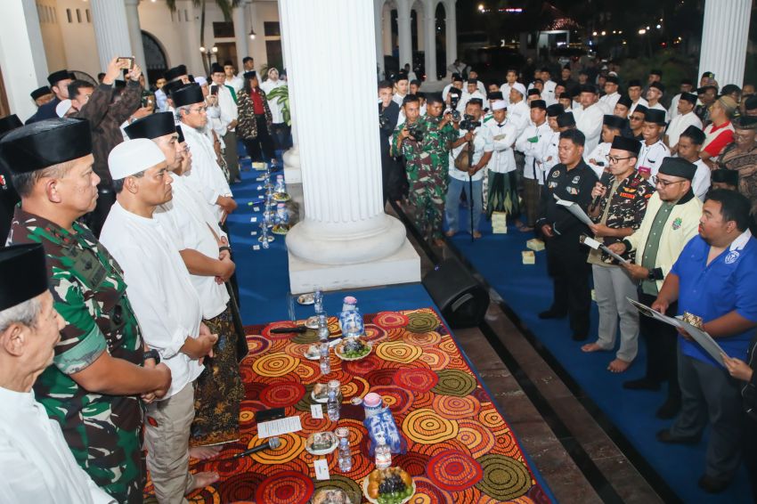Serukan Pesan Damai dari Jateng untuk Indonesia, Tokoh Pemuda, Tokoh Masyarakat dan Tokoh Lintas Agama Gelar Doa Bersama di Wisma Perdamaian
