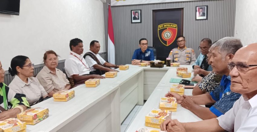 Surati Presiden RI, Keluarga Ngada di Kupang Tolak PTDH Kompol Cosmas