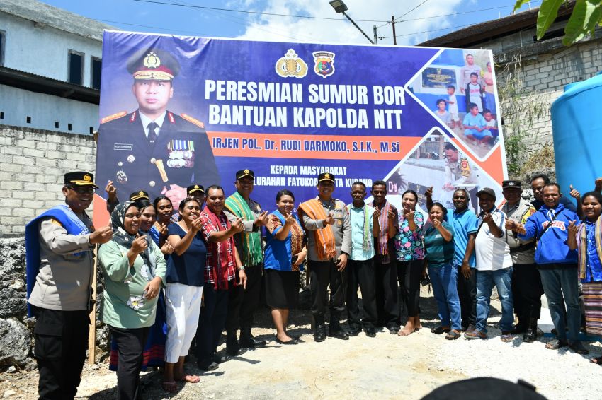 Bahagianya Warga Fatukoa Sambut Sumur Bor Bantuan Kapolda NTT