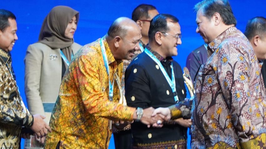 Syah Afandin Raih TPAKD Awards 2025, Langkat Dinobatkan Kabupaten Terbaik se-Sumatera