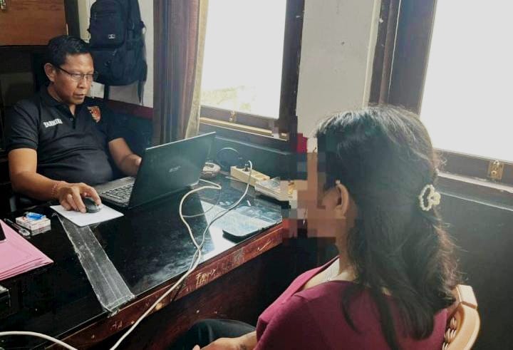 Polisi Amankan Wanita di Sumba Timur Diduga Curi Handphone dan Uang