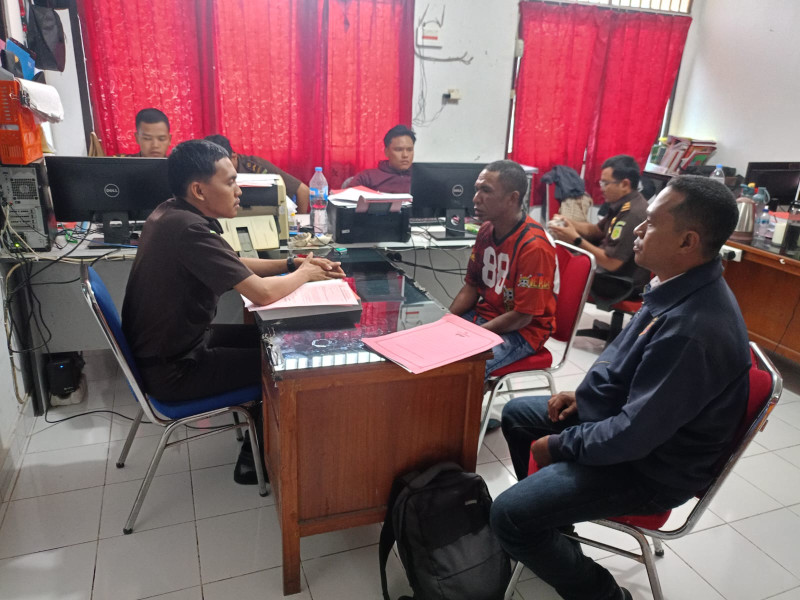 Berkas Lengkap, Tersangka Kasus Kekerasan Pada Anak di Rote Ndao Diserahkan ke Jaksa