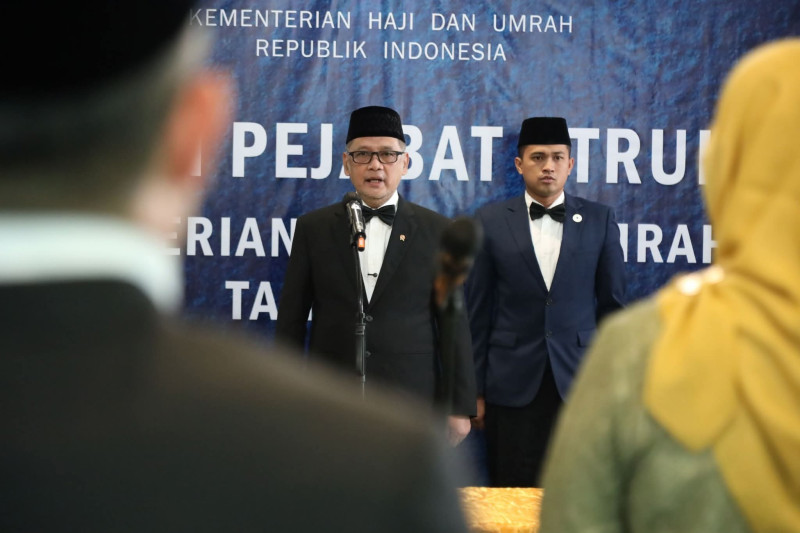 Lantik Pejabat Eselon II, III dan IV Kemenhaj. Menhaj: Asrama Haji Sebagai Pintu Awal Pelayanan Jemaah