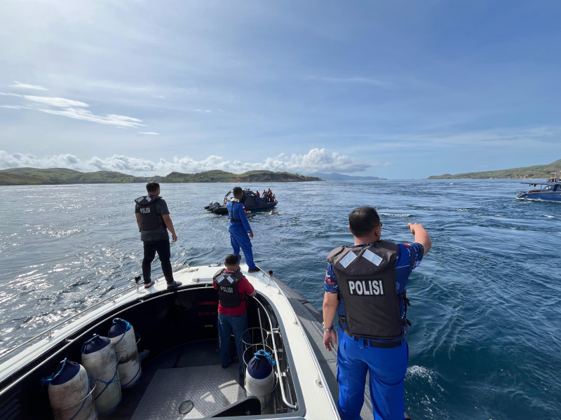 Saksikan Langsung Penemuan dan Evakuasi Jemazah WNA Spanyol, Asdep Kemenkopolkam Apresiasi Kinerja Polairud Polda NTT
