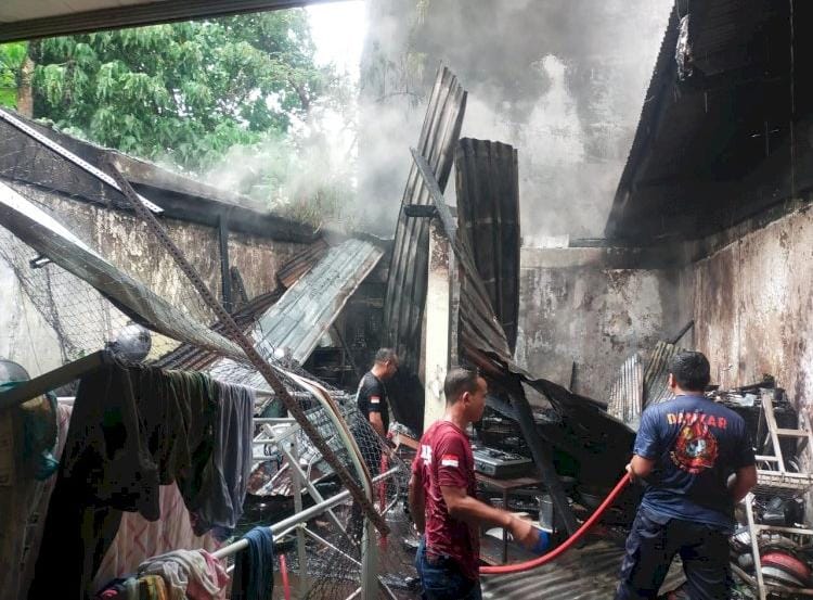 Rumah Pedagang Kue di Kota Kupang Terbakar di Akhir Tahun