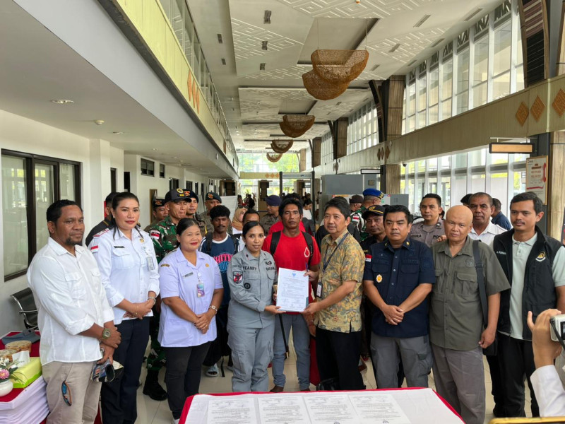 Bakamla RI Fasilitasi Pemulangan Enam ABK KM Triasmo Sejahtera dari Timor Leste