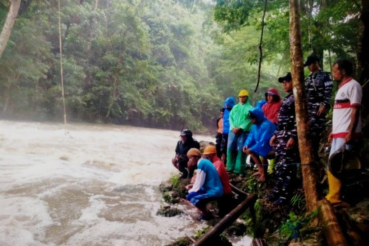 Cuaca Ekstrem Sulitkan Pencarian Korban Tenggelam, Lokasi Wisata Air Terjun Ditutup Sementara Bagi Pengunjung