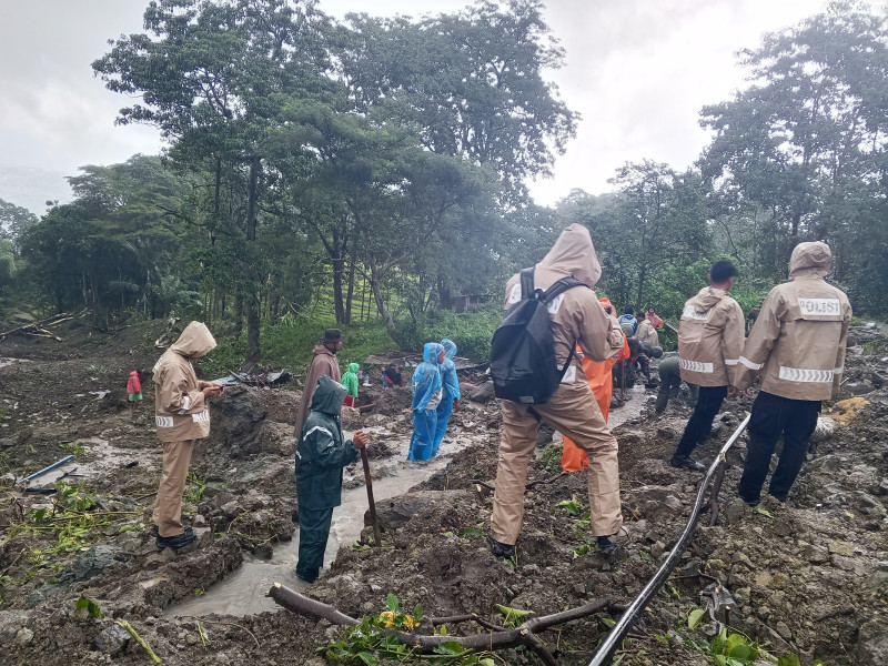 Tiga Warga Manggarai Timur Meninggal Akibat Longsor, Ratusan Warga Terpaksa Mengungsi