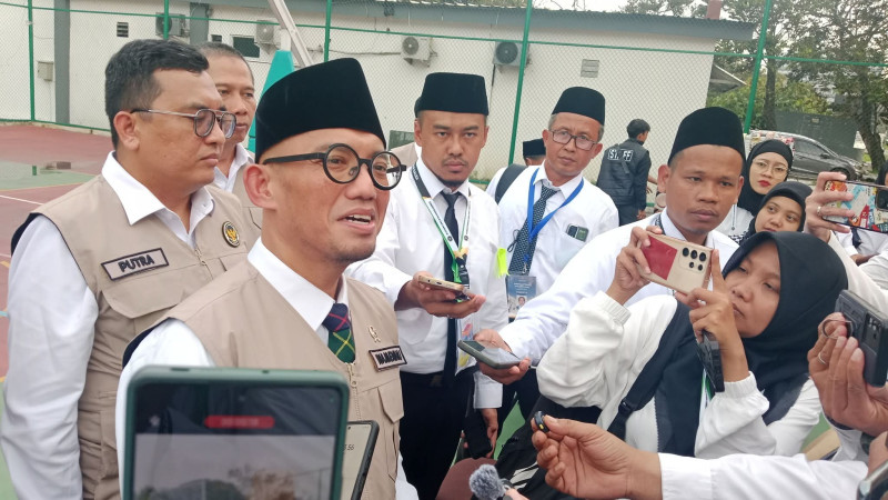 Wamenhaj Dahnil; Naik Haji Pakai Uang Korupsi Haram!