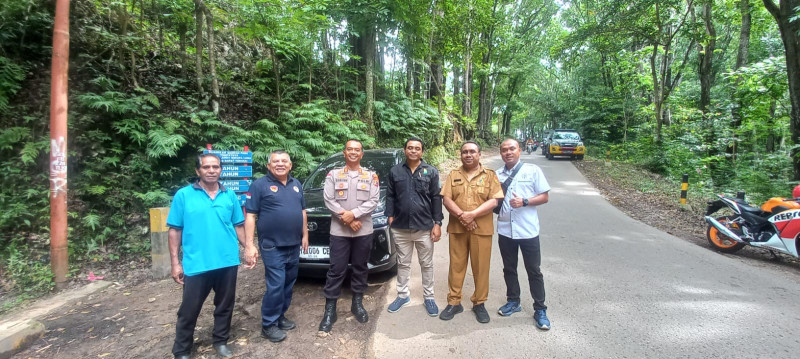 Polres TTS-UPT KPH Kabupaten TTS Tanam Pohon di Kawasan Hutan Mutis Timau