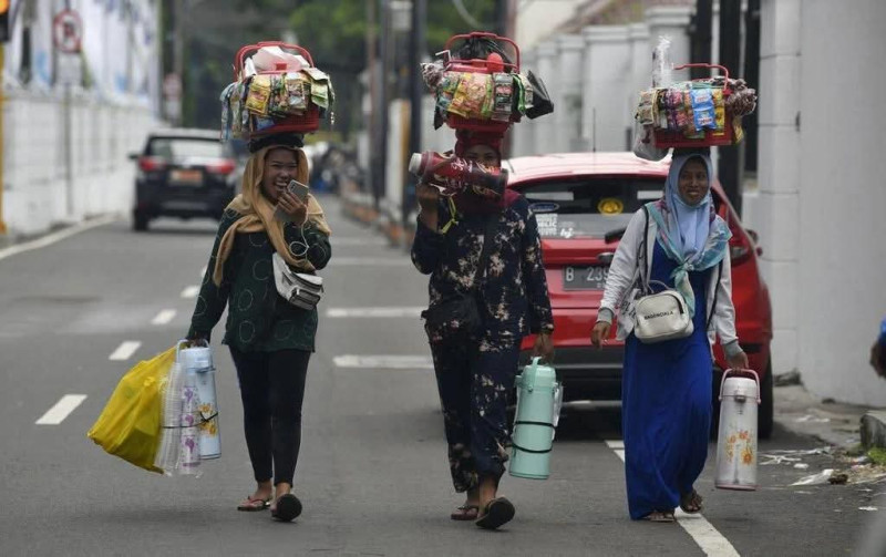 Interseksionalitas yang Hilang dari Kebijakan Perlindungan Sosial Bagi Perempuan