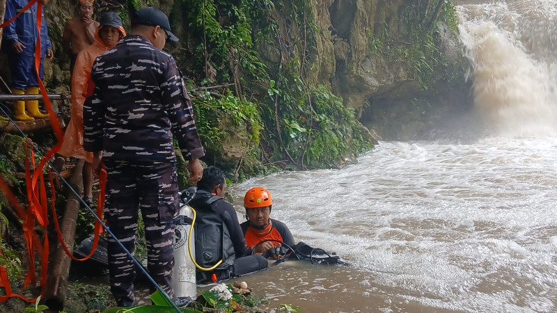 Cari Siswa Tenggelam, Tim SAR Gabungan Sisir Lokasi dan Lakukan Penyelaman