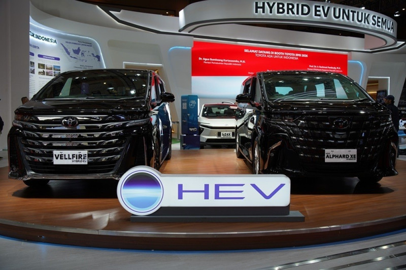 Toyota Rilis 3 Mobil Hybrid EV Terbaru di Indonesia pada Ajang IIMS 2026