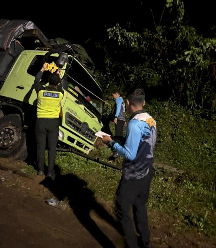 Truk Yang ditumpangi Masuk Got di Manggarai Barat, Pelajar Asal Kabupaten Ngada Tewas Terjepit