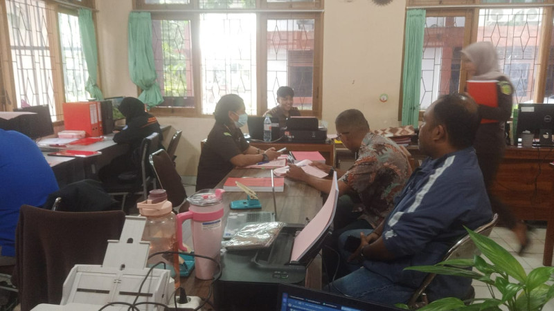 Polsek Kota Lama Limpahkan Tersangka Pembunuh Penjual Buah di Kota Kupang