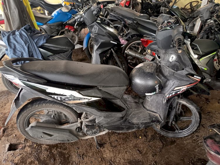 Terlibat Kecelakaan, Sepeda Motor Ditinggalkan Pemiliknya dan Diamankan Polisi
