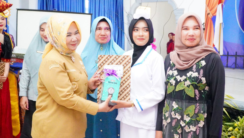Wabup Tiorita Hadiri Capping Day Akbid Langkat Angkatan XXIV