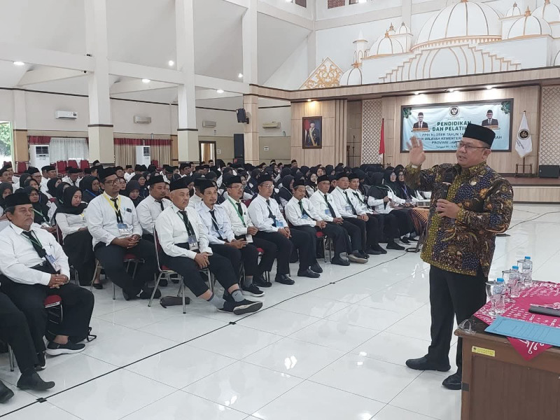 424 PPIH Kloter Ikuti Diklat di Asrama Haji Donohudan Solo, Saiful Mujab Minta Utamakan Tugas Pelayanan Dibandingkan Ibadah Pribadi