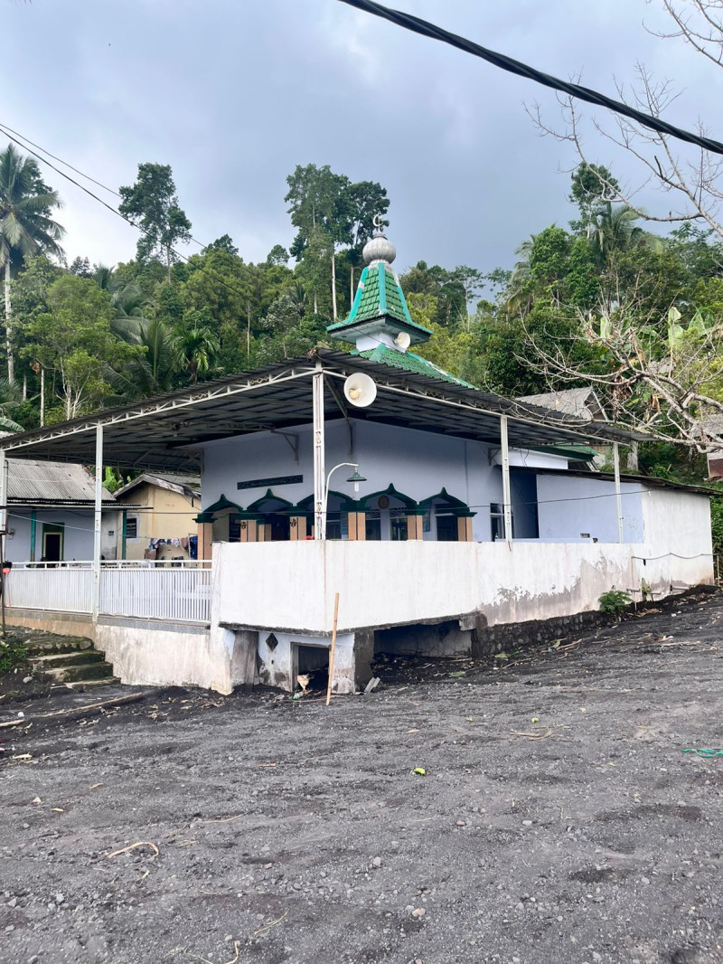 Masjid Al-Mubarokah Lumajang Bangkit Usai Diterjang Lahar Semeru, Bantuan Datang dari Tangerang
