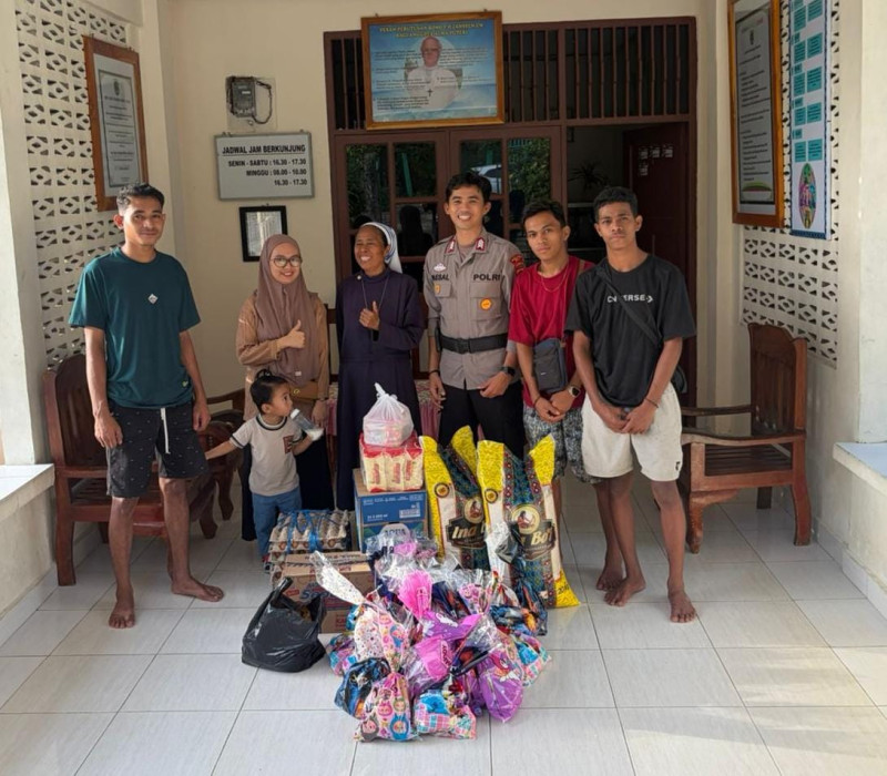 Rajut Toleransi di Batas Negeri dengan Berbagi Bersama Anak Panti Asuhan