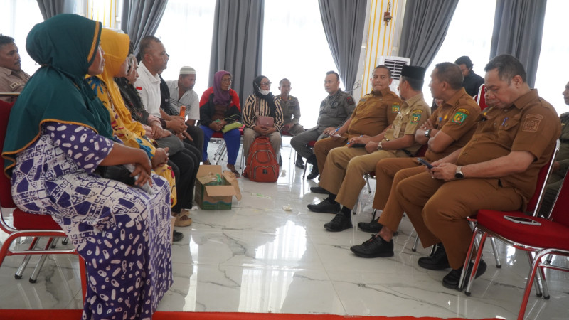 Bupati Syah Afandin Respons Cepat Aspirasi Warga Besitang Terdampak Banjir