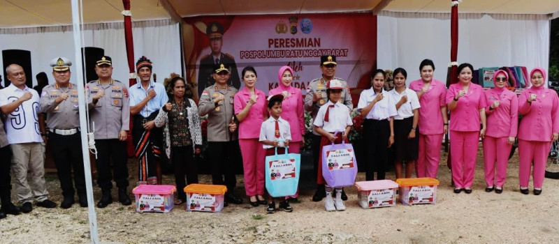 Kapolda NTT Resmikan Pospol Umbu Ratu Nggay Barat Sambil Berbagi Tali Asih