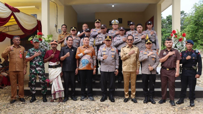 Perkuat Layanan Polisi di Sumba Tengah, Kapolda NTT Resmikan Pospol Umbu Ratu Nggay Barat