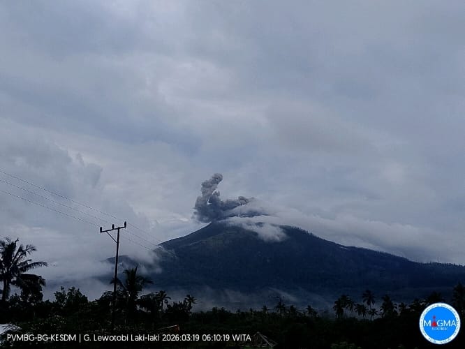 Gunung Lewotobi Laki-laki Erupsi Lagi