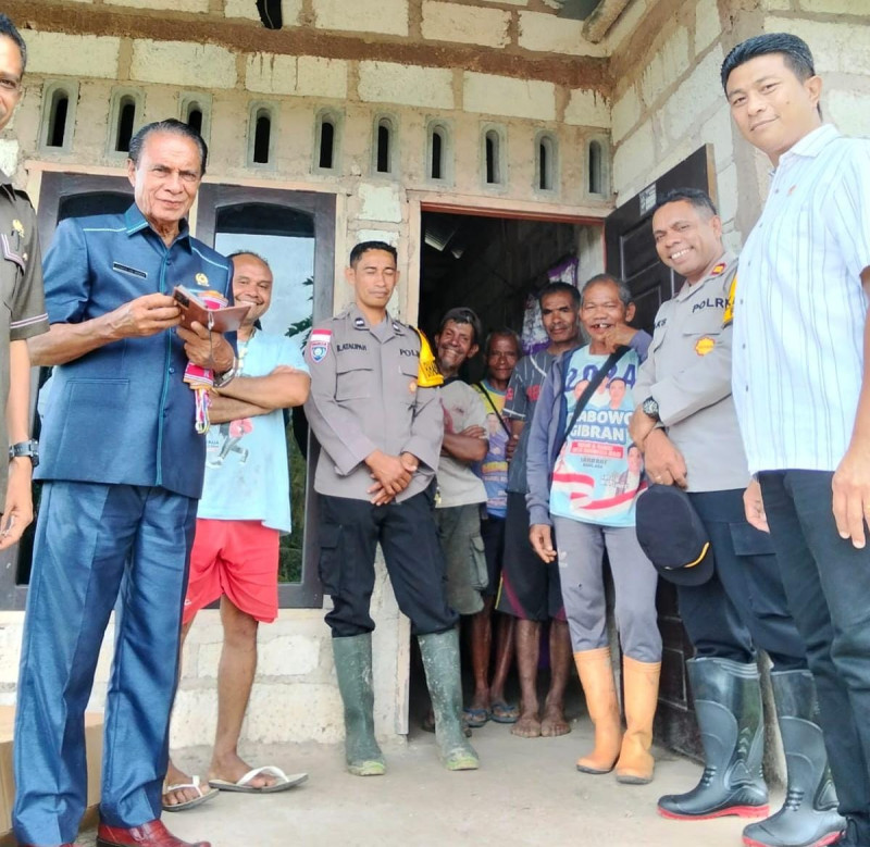 Polsek Fatuleu Galang Bantuan Kursi Roda Bagi Warga