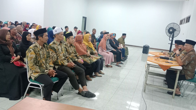 Sambut Lebaran, UPZ Lazisma MAJT Salurkan Ratusan Paket Zakat dan Sembako