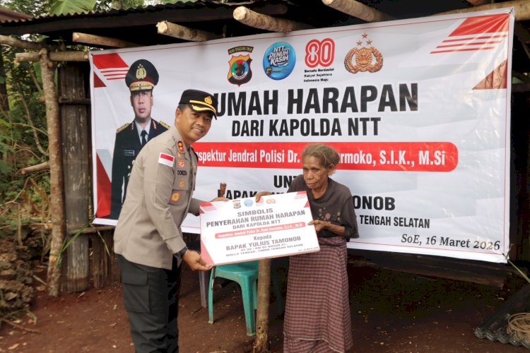 Polisi Di TTS Bantu Warga Kurang Mampu Melalui Program Rumah Harapan Kapolda NTT