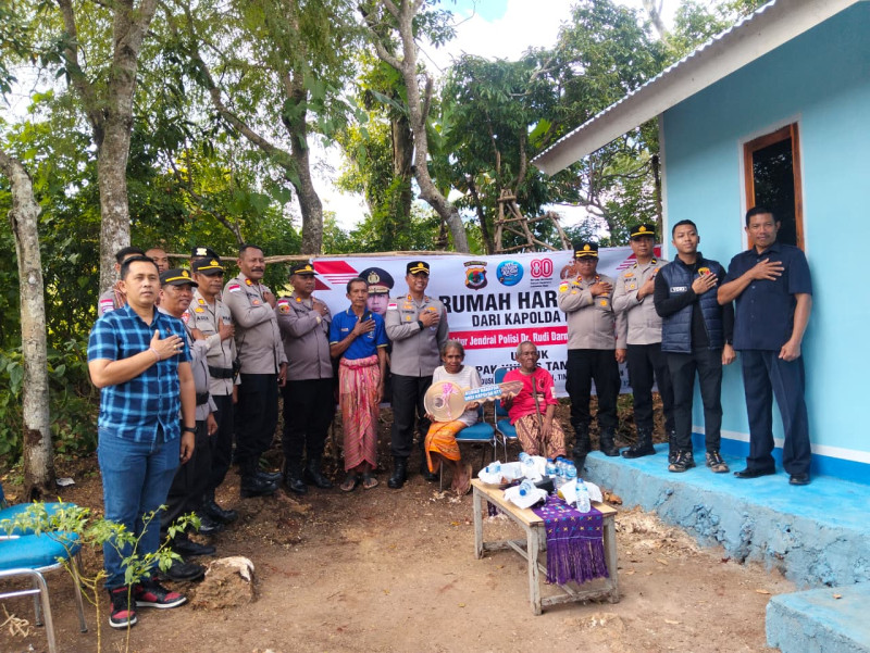 Kapolda NTT Bantu Rumah Harapan Bagi Warga di Kabupaten TTS