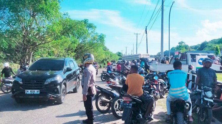 Waktu Pengisian BBM Di SPBU Rote Ndao Dibatasi, Antrian Kendaraan Mengular