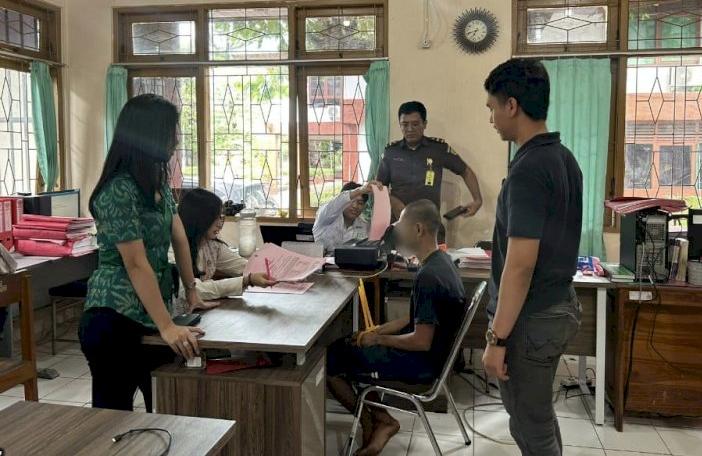 Kepergok Curi Sepeda Motor, Sopir di Kupang Bersembunyi di Bawah Kolong Mobil