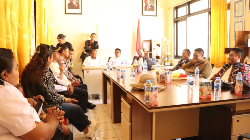 Terima Kunjungan Silaturahmi Ketua MS GMIT, Kapolres Rote Ndao Apresiasi Perayaaan Paskah dan Perkuat Toleransi Umat Beragama