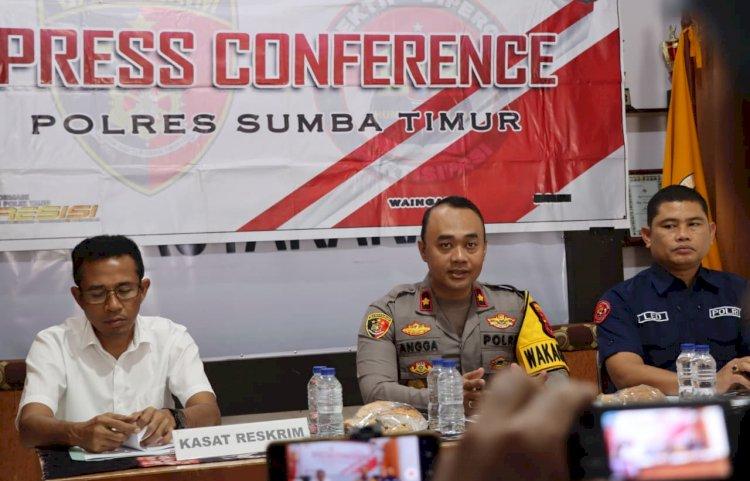 Tuntaskan Kasus Penemuan Logam Emas Dalam Tas Penumpang di Bandara, Polres Sumba Timur Periksa Penaksir Emas