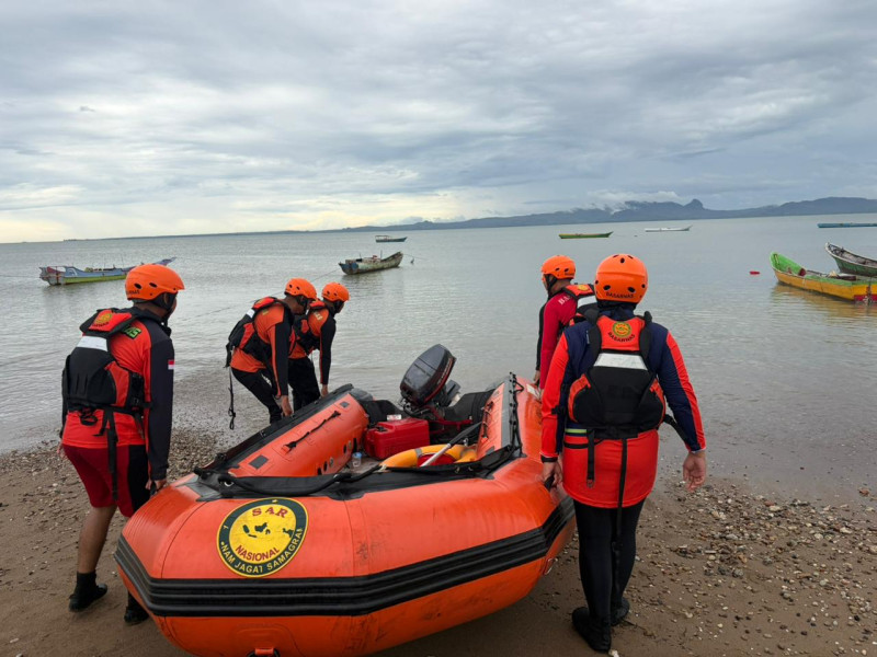 Nelayan Oesapa-Kupang Hilang Saat Jatuh dari Perahu Motor di Teluk Kupang