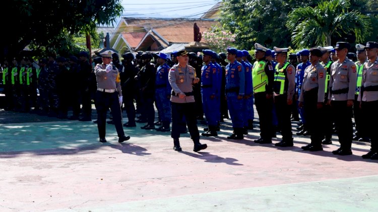 Ratusan Anggota Disiagakan, Polres Flores Timur Awasi Ketat Prosesi di Laut