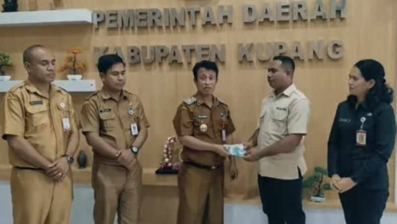 Gara-gara Rokok, PPPK Di Kupang Bayar Denda Rp 1 Juta