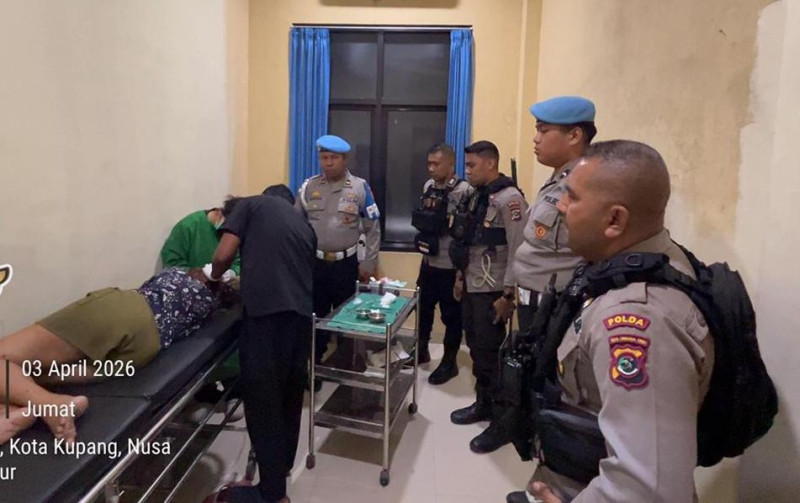 Patroli Ditsamapta Polda NTT Selamatkan Dua Lurah Di Kota Kupang Yang Dianiaya Karena Diduga Selingkuh