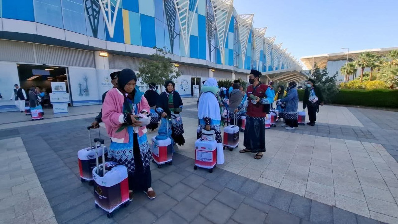 Kloter 39 SUB Telah Tiba di Bandara AMAA Madinah, Embarkasi Surabaya Berangkatkan 116 Kloter dengan Jumlah Mencapai 42.409 Jemaah Terbanyak Haji 2026